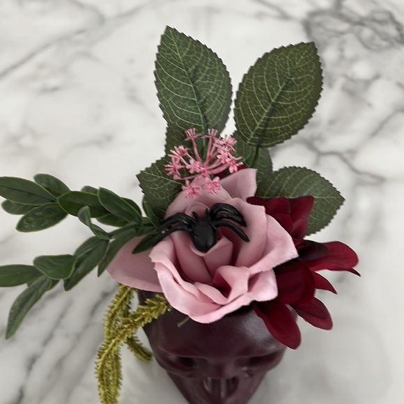 Target Bullseye 2023 - NWT - Faux Fall Bouquet in Skull Vase - Picture 7 of 8